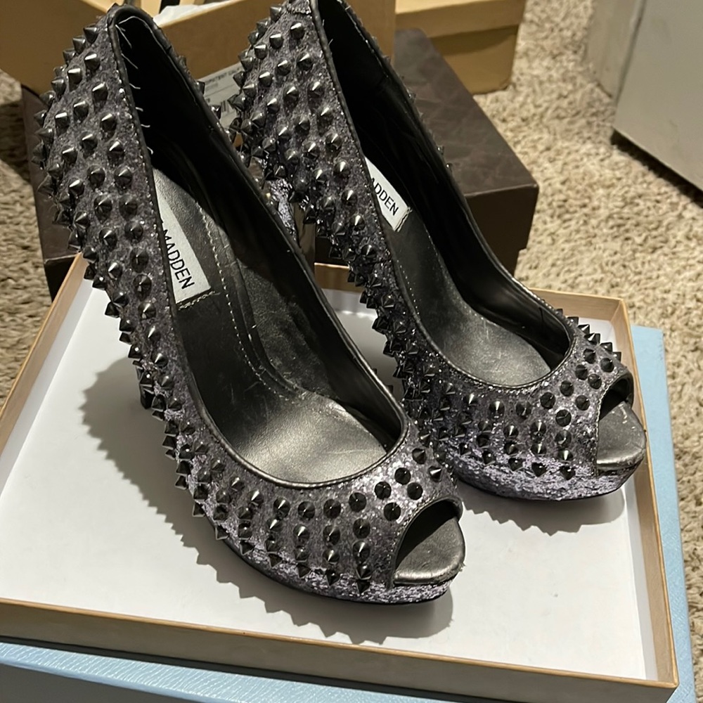 Steve Madden spiky 👠